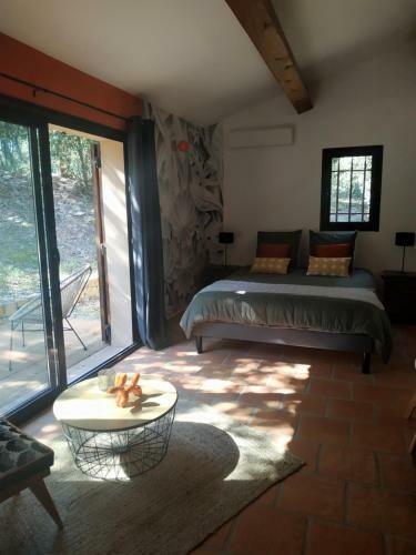 Hostal Villa Bleucassis