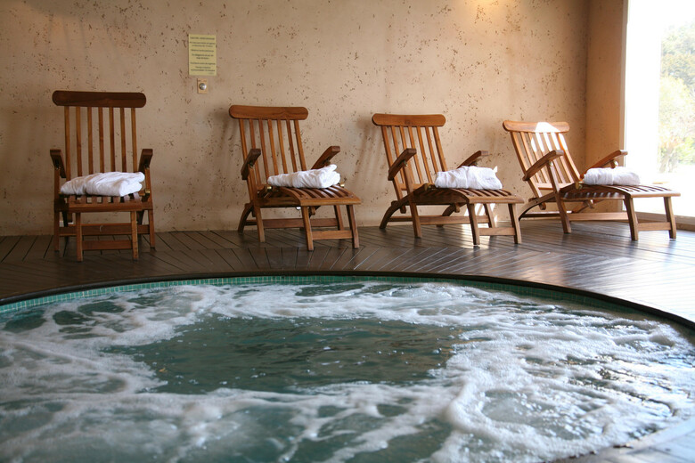 Hotel Howard Johnson Pilar Resort Spa & Convention Center