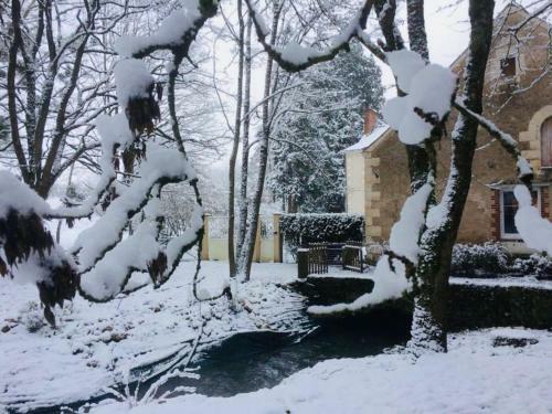 Les Moulins De Requeugne
