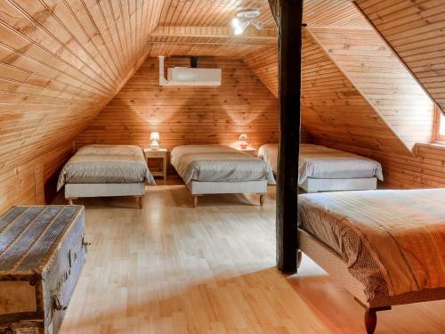 Peaceful Holiday Home In Teillots With Private Pool