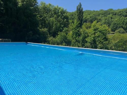 Hostal Les Gites De La Haute Bigassou