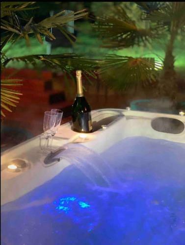 Le Jacuzzi De Marie
