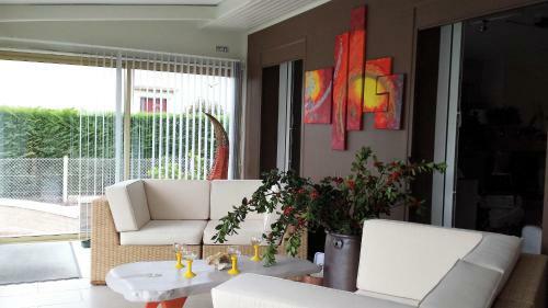 Chambre Privee Avec Salon