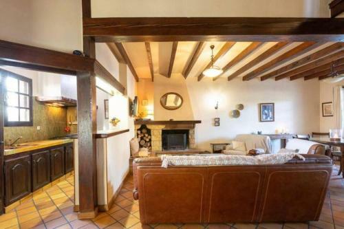 Villa Grande Maison Spacieuse Avec Piscine Priv�e Sans Vis-�-vis