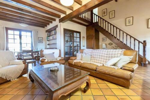 Villa Grande Maison Spacieuse Avec Piscine Priv�e Sans Vis-�-vis