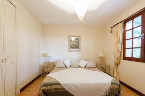 Villa Grande Maison Spacieuse Avec Piscine Priv�e Sans Vis-�-vis