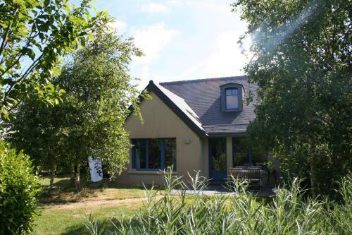 Camping Les Vergers De Squividan ***