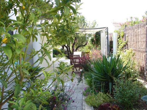 Apartamentos Au Pied Du Baou Avec Jardin Priv�