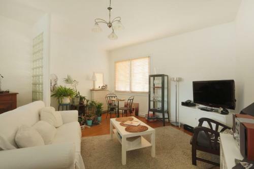 Apartamento Beautiful And Spacious Flat #tours #train Station #parking
