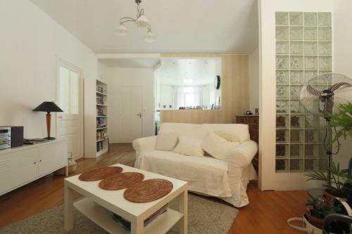 Apartamento Beautiful And Spacious Flat #tours #train Station #parking