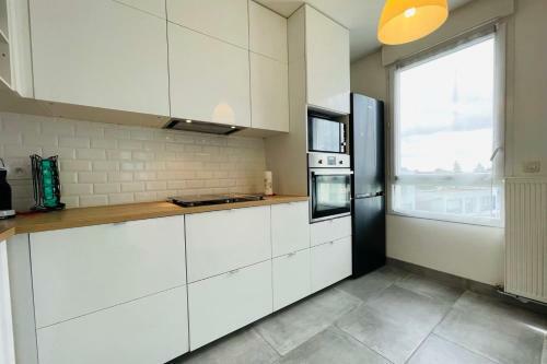 Bright Apartment In A New Building With Garage