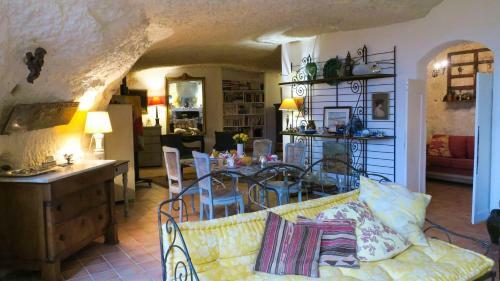 Bed & Breakfast La Cave De L'�peron