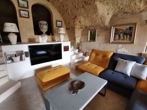 Les Iris - G�te Insolite Troglodytique