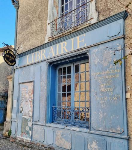 Tusson, Charente - Bed & Breakfast - Large King Room