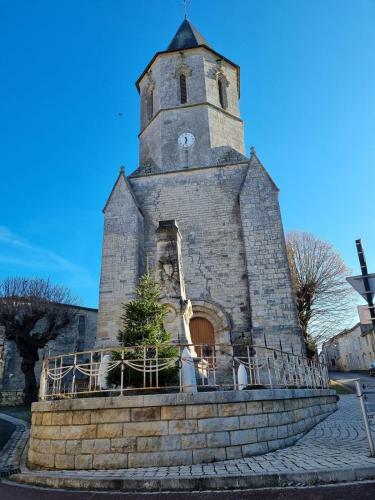 Tusson, Charente - Bed & Breakfast - Large King Room
