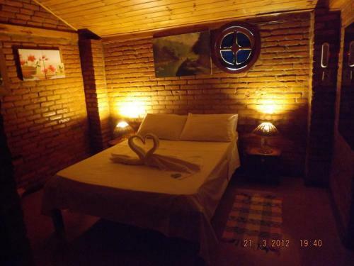 Hostal Pousada Quintal Das Pedras