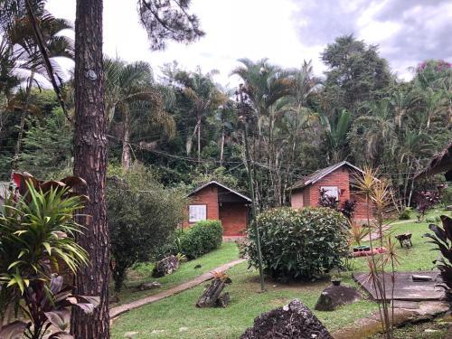 Hostal Pousada Quintal Das Pedras