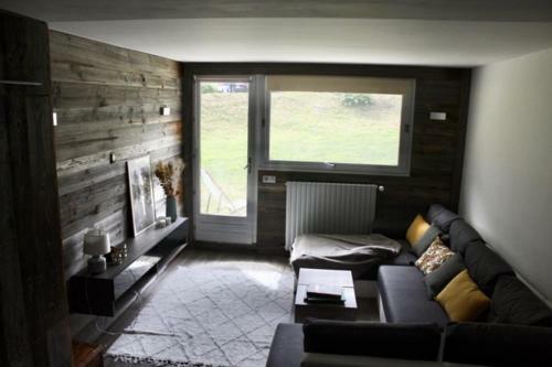 Apartment With Terrace On The Golf Of Tignes
