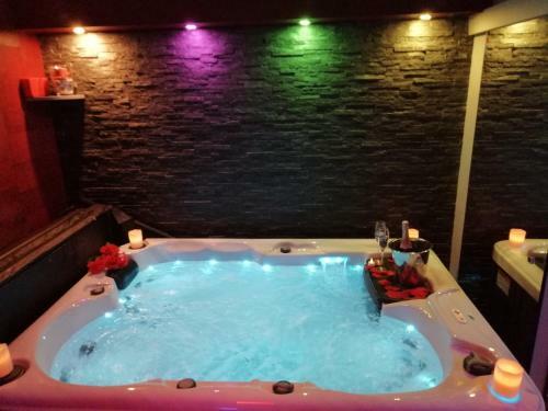 Apartamentos L?insolite, Spa Privatif (appartement Jacuzzi)