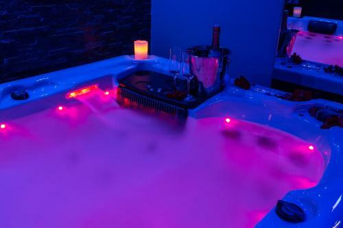 Apartamentos L?insolite, Spa Privatif (appartement Jacuzzi)