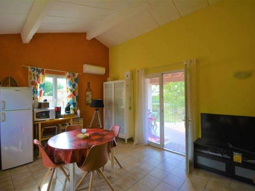 Maison Vagnas, 4 Pi�ces, 6 Personnes - Fr-1-382-174