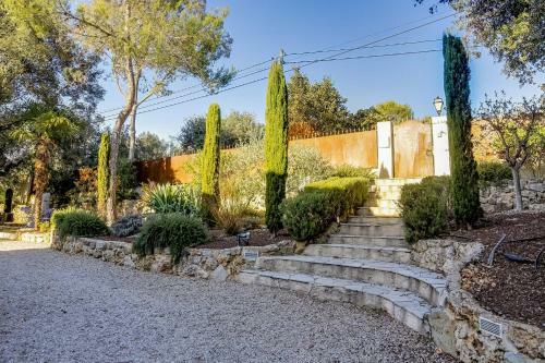 Hostal Villa Les Lucioles