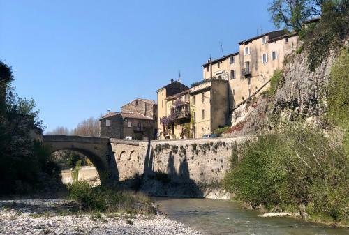 Apartment Pont Romain