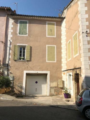 Apartment Pont Romain