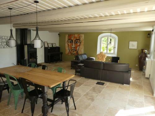 Hostal L'auguste Maison D'h�tes