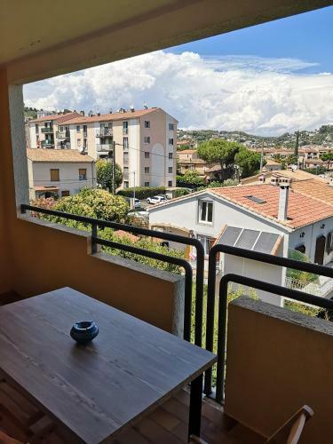 Apartamento Studio With Large Balcony And Nice View By Weekome