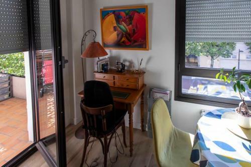 Charming Apartment With Balcony In Vanves