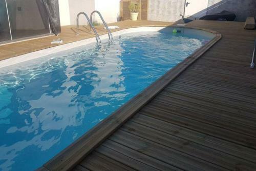 Maison Avec Piscine � L'or�e de La For�t