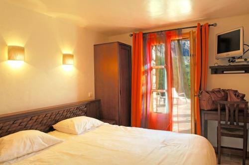 Hostal Chalet Colinn