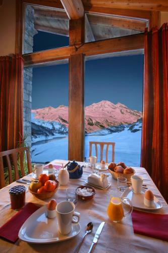 Hostal Chalet Colinn