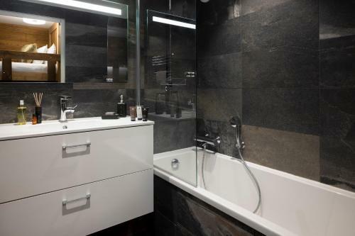 Hotel H�tel Ski Lodge - Village Montana