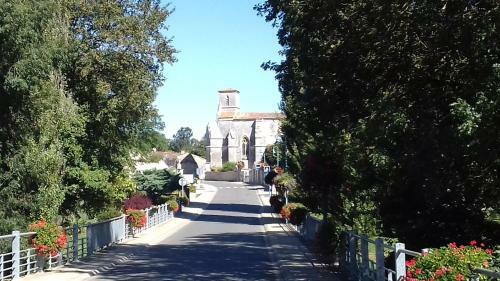 Bed & Breakfast Varzay Autour Du Puits