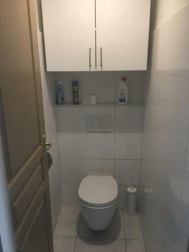 Maison D'h�tes Velaux Ecureuil Et Pin�de