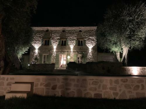 Bed & Breakfast Le Mas Des Roses 1884