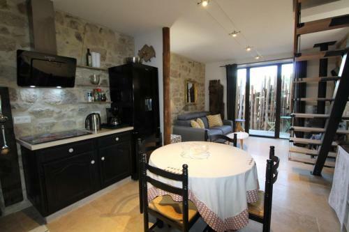 Hostal Le Pressoir De La Deveze