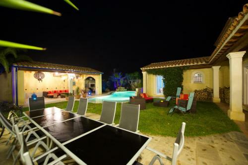 Hacienda-vic Villa 6 Chambres Piscine, Plage � 5mn
