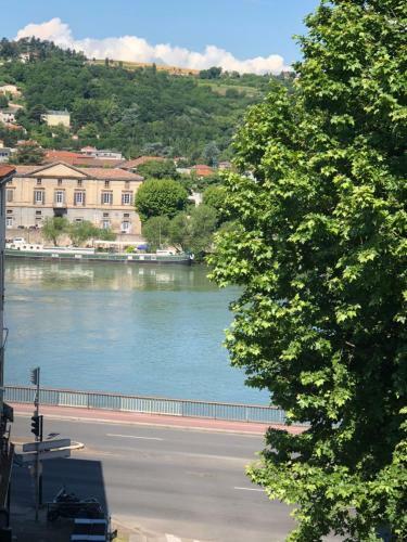 Suite Au Bord Du Rh�ne