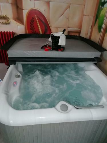 Hotel Chambre Venus Avec Jacuzzi Privatif