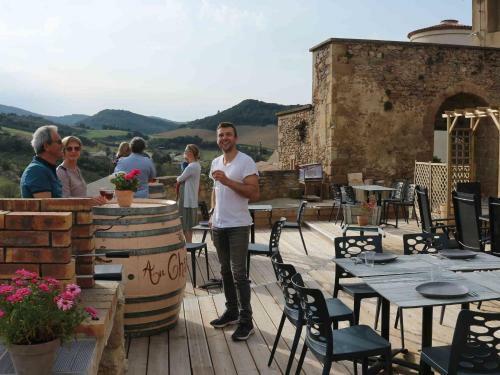 Au Ch�teau De Villelongue B&B