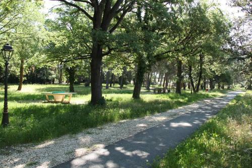 Hostal Maison D'h�tes Les Jardinettes En Luberon