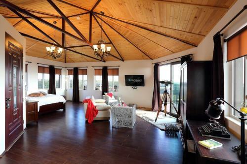 Seven Generations Winery Hotel