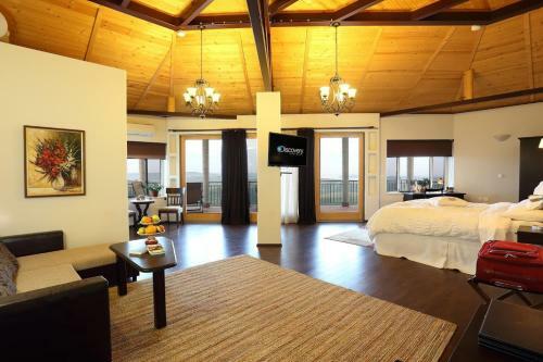 Seven Generations Winery Hotel