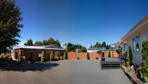Springfield Motel And Lodge