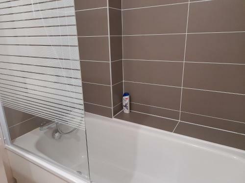 Apartamento Joli, Confortable Appart, M�tro 7, Paris � 10mns