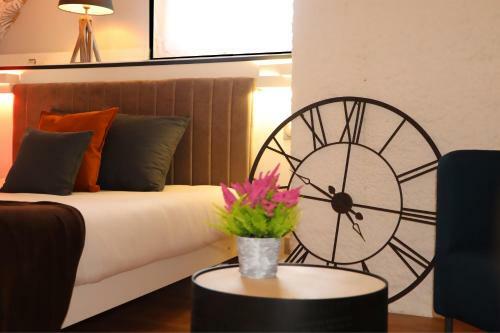 Hostal Domaine Du Mesnil Ponceau & Spa