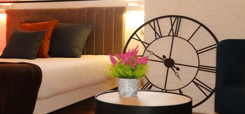 Hostal Domaine Du Mesnil Ponceau & Spa